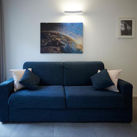 Cozy Meravigli Apartment - Pleasant Walk Between Duomo And Castello Milan Bagian luar foto