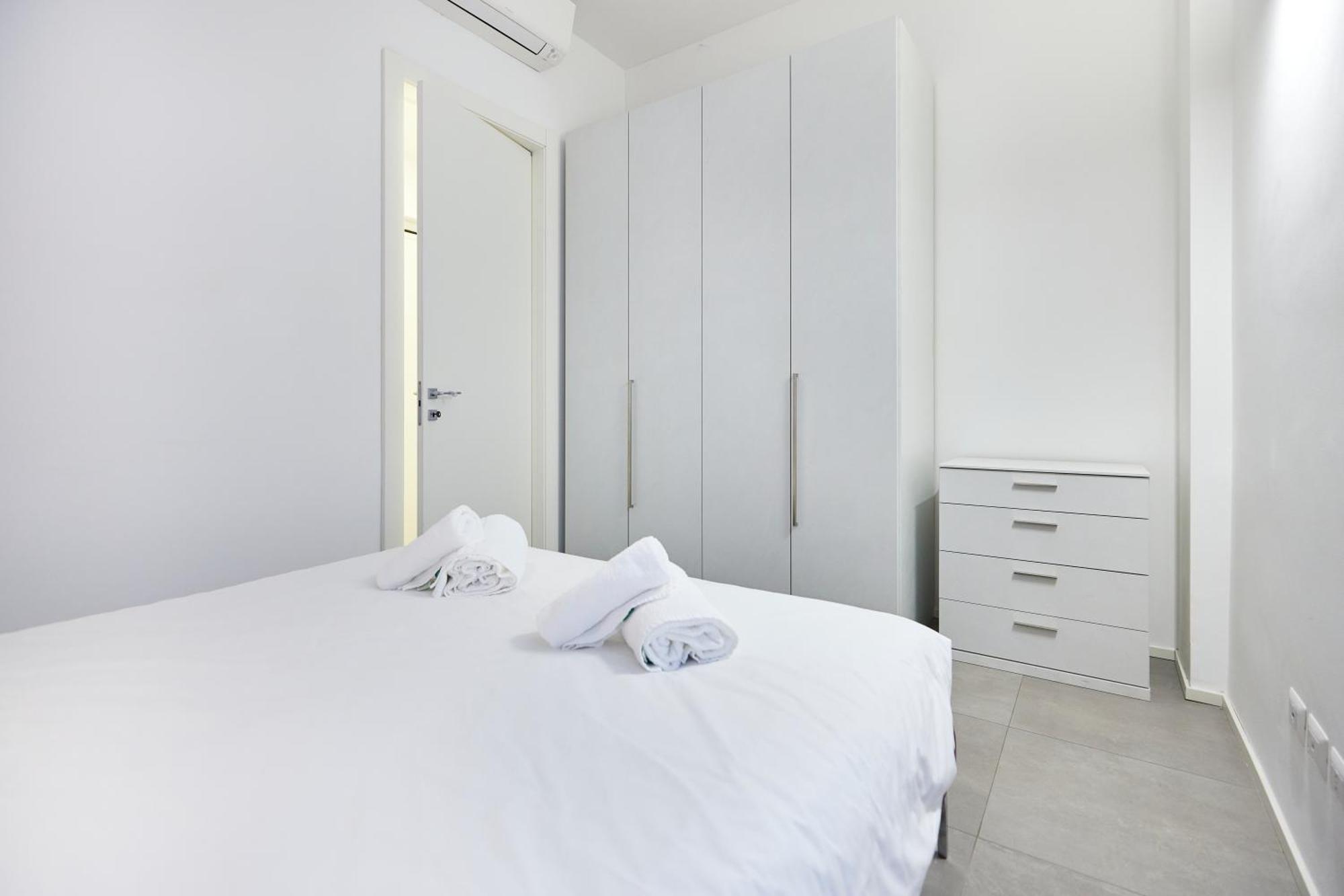 Cozy Meravigli Apartment - Pleasant Walk Between Duomo And Castello Milan Bagian luar foto